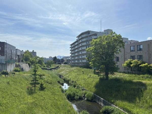 4LDK Apartment for Sale in Sapporo Toyohira Ward with River View - Thumbnail 2