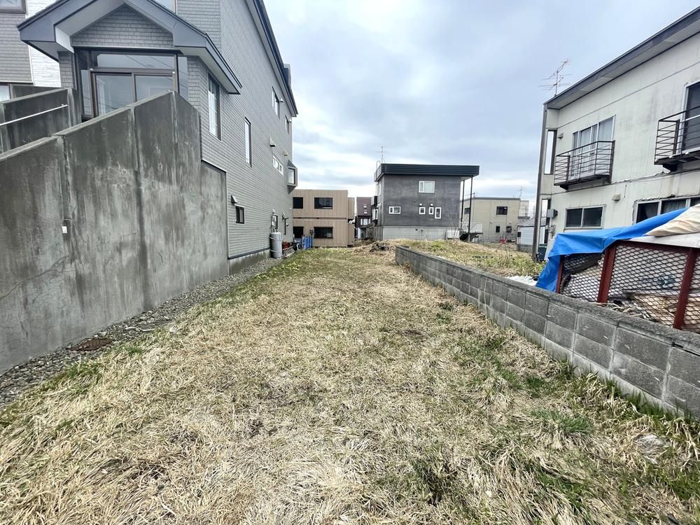 299m2 Land for Sale in Higashi-ku, Sapporo, Hokkaido - Thumbnail 3
