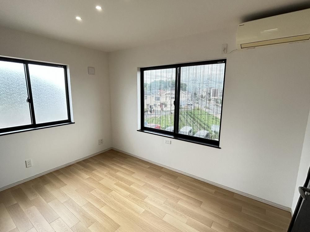 Renovated 3LDK+S House in Niiza City, Saitama - Thumbnail 3