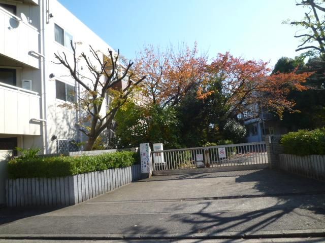 3LDK Top Floor Apartment for Sale in Kawasaki, Kanagawa - Thumbnail 4