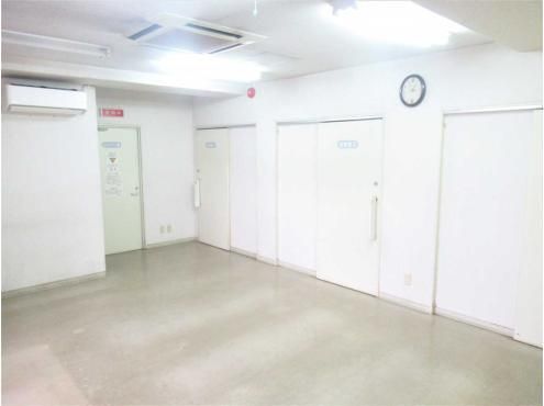 6LDK House for Sale in Hamura, Tokyo - 361 sqm - Thumbnail 4