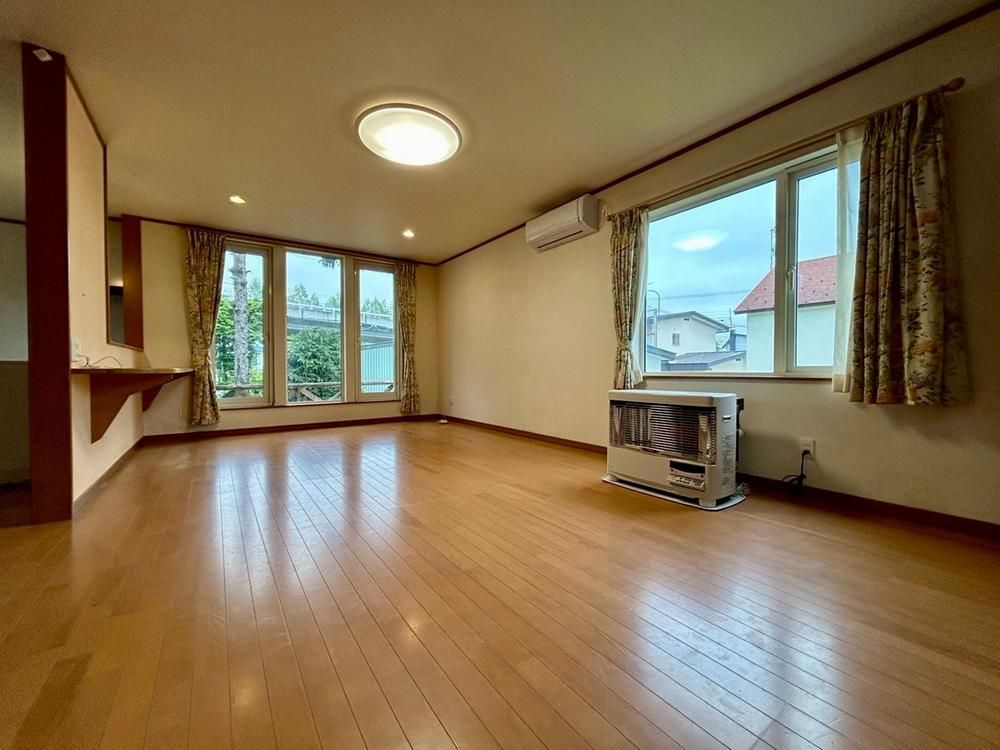 Used Detached House for Sale in Kitami, Hokkaido - 3LDK - Thumbnail 2