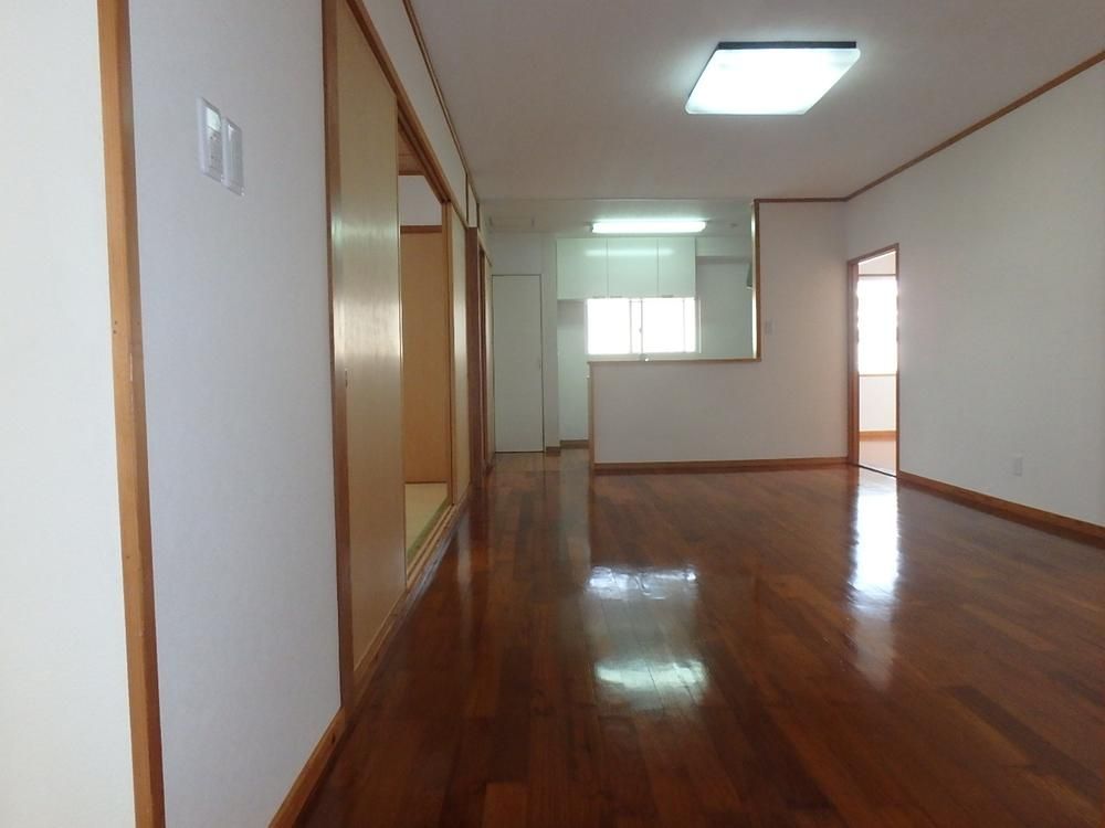 4LDK Mixed-Use House for Sale in Awase, Okinawa City - Thumbnail 4