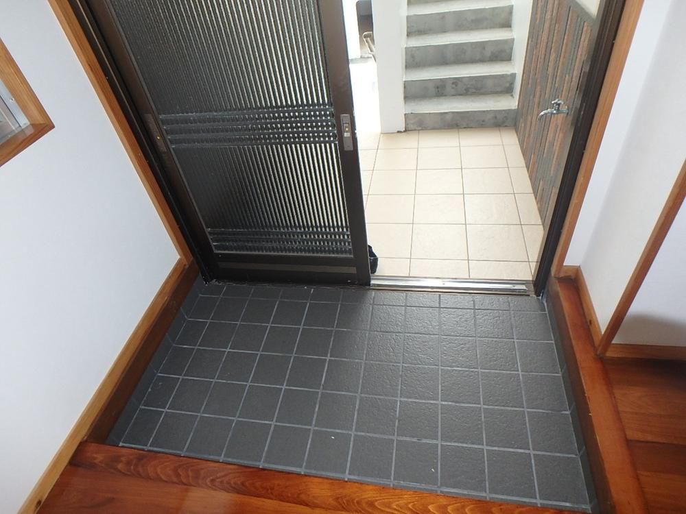 4LDK Mixed-Use House for Sale in Awase, Okinawa City - Thumbnail 2
