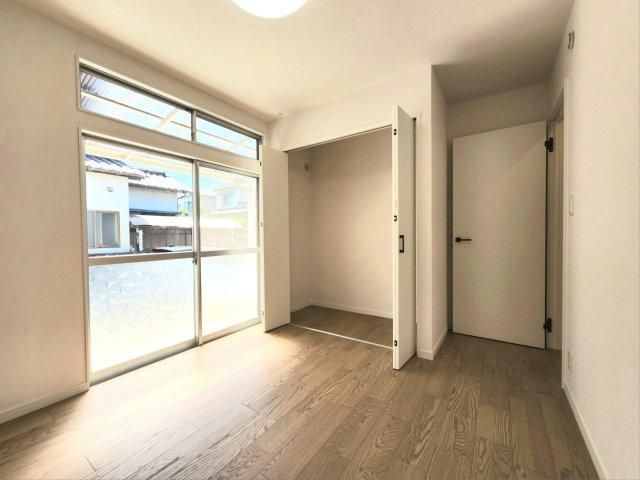 Refurbished 3LDK+S House on Corner Plot in Moji, Kitakyushu - Thumbnail 4