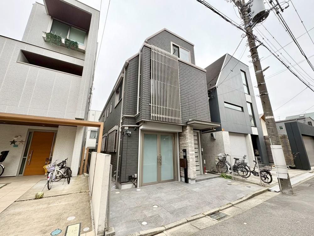 4LDK House for Sale in Shibuya, Tokyo - 174m2 - Thumbnail 2