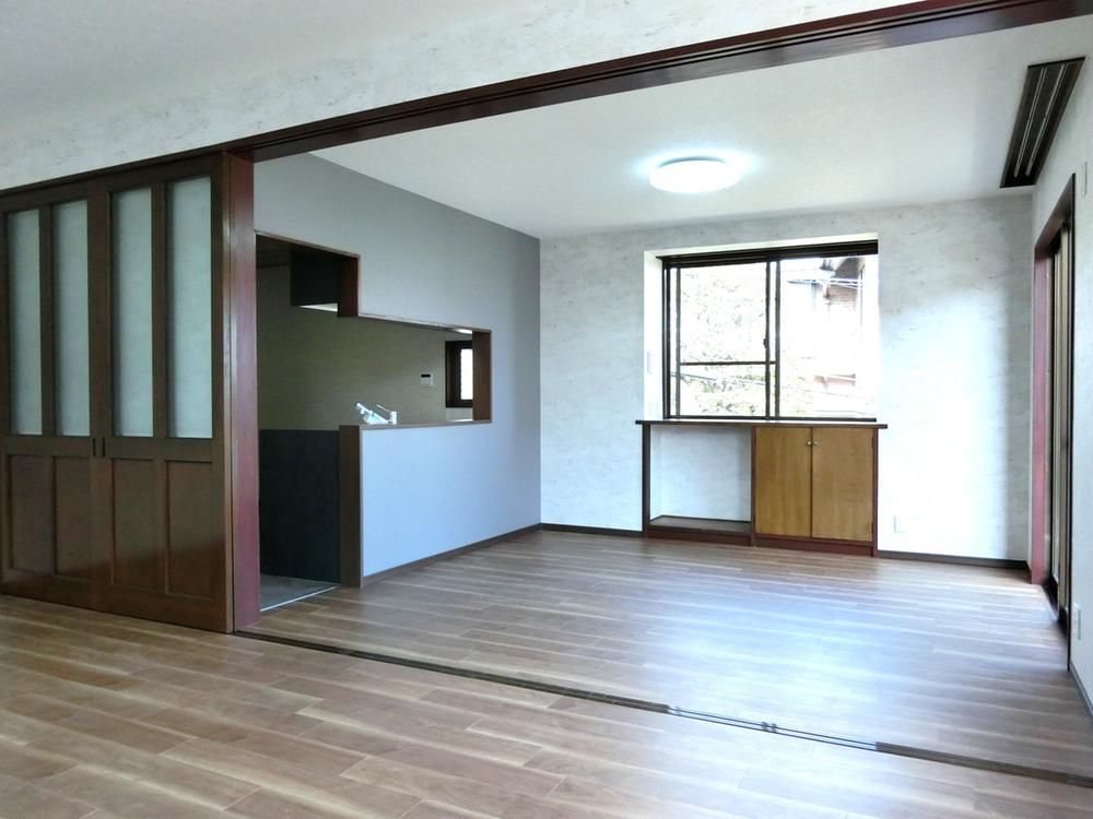 Renovated 7LDK Corner Lot House for Sale in Yokohama Tsurumi - Thumbnail 4