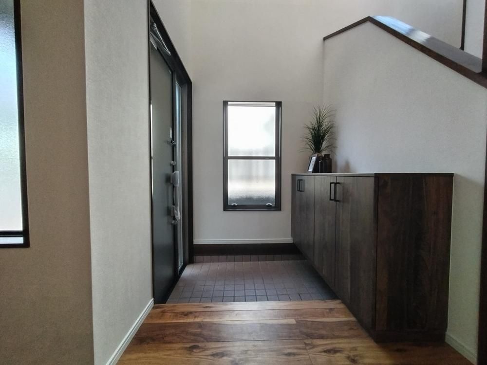 Renovated 4LDK House for Sale in Hiroshima Asakita Ward - Thumbnail 3