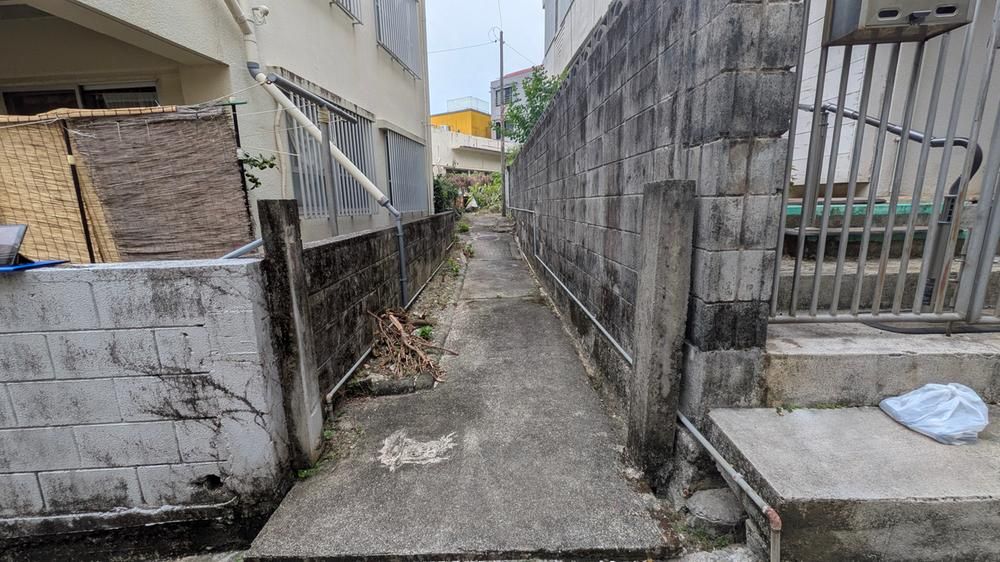 2DK RC House for Sale in Tsuboya, Naha, Okinawa - Thumbnail 2
