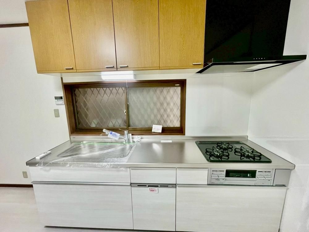 Renovated 4LDK House for Sale in Kakogawa, Hyogo - 8.9M Yen - Thumbnail 2