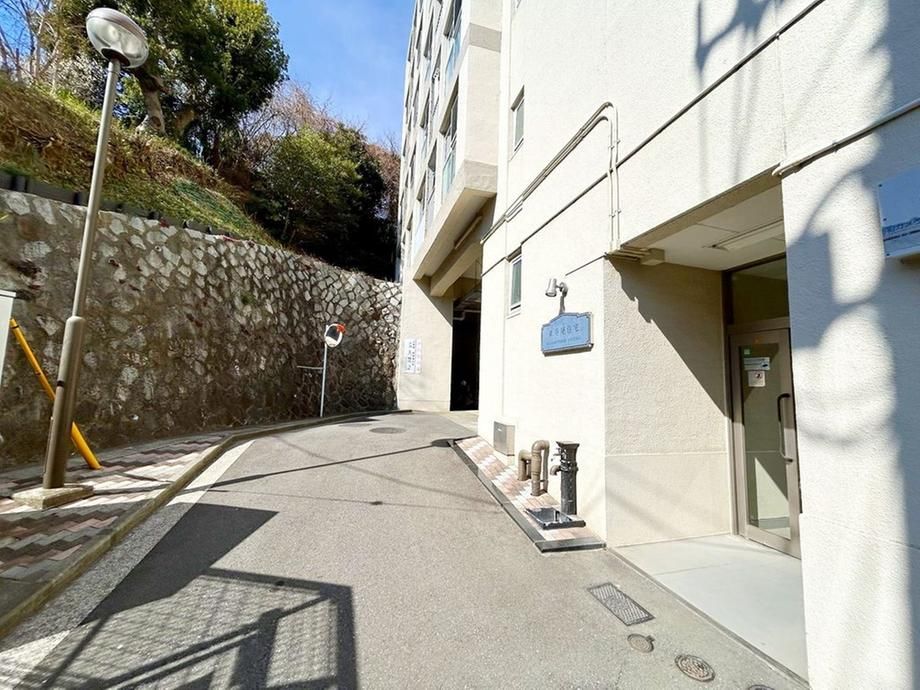 2LDK Apartment for Sale in Tsurumi-ku, Yokohama - Thumbnail 4