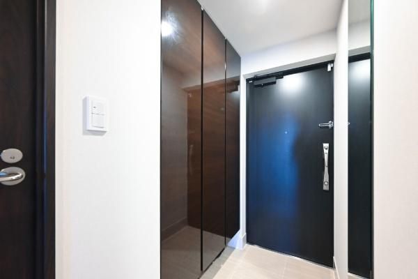 City Terrace Yokohama South Wing 2LDK Apartment for Sale in Yokohama - Image 1