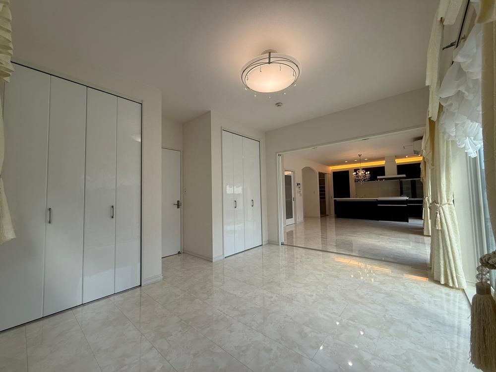4LDK Detached House in Hakodate with Large Garden and Garage - Thumbnail 3