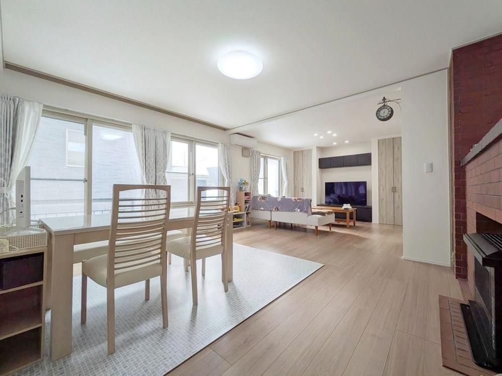 Renovated 4LDK House with Studio & Parking in Sapporo, Hokkaido - Thumbnail 3