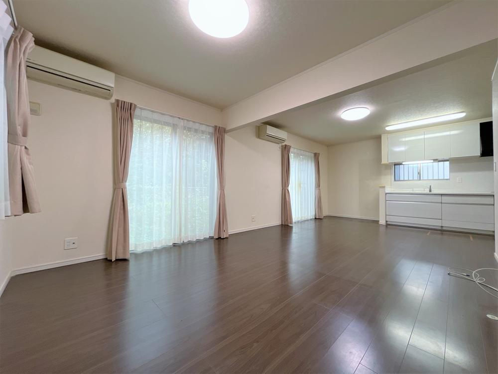 2LDK Detached House with Large Garden in Saitama City - Thumbnail 4