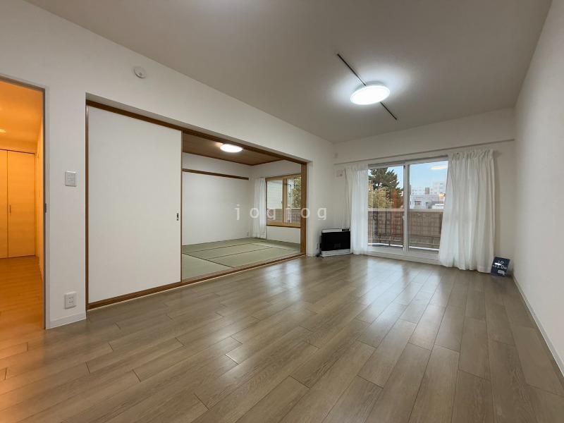 Renovated 4LDK Apartment in Sapporo Nishi-ku for Sale - Thumbnail 4