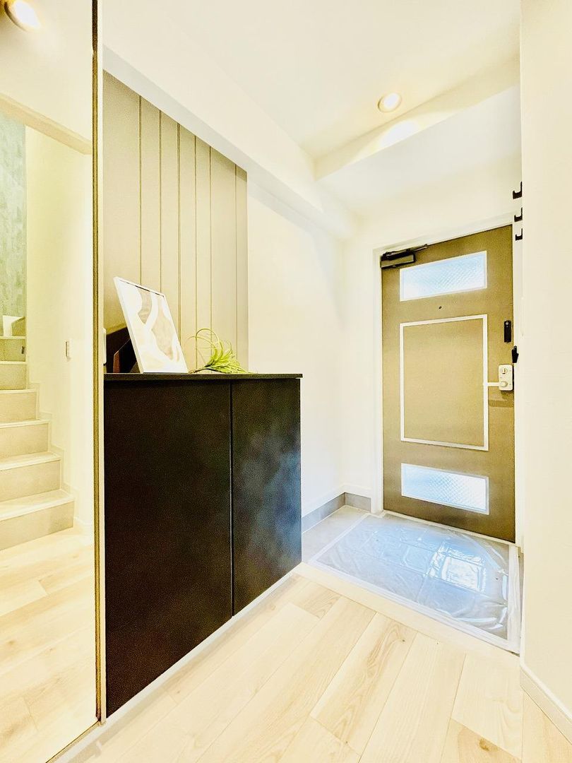 2LDK Renovated Apartment for Sale in Hodogaya, Yokohama - Thumbnail 2