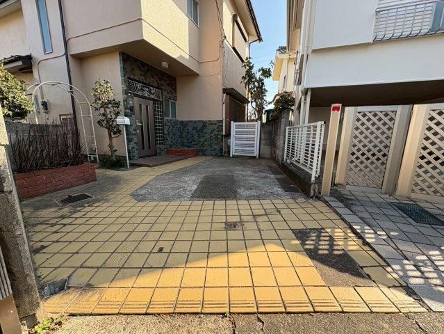Renovated 4LDK House for Sale in Machida, Tokyo - Thumbnail 3