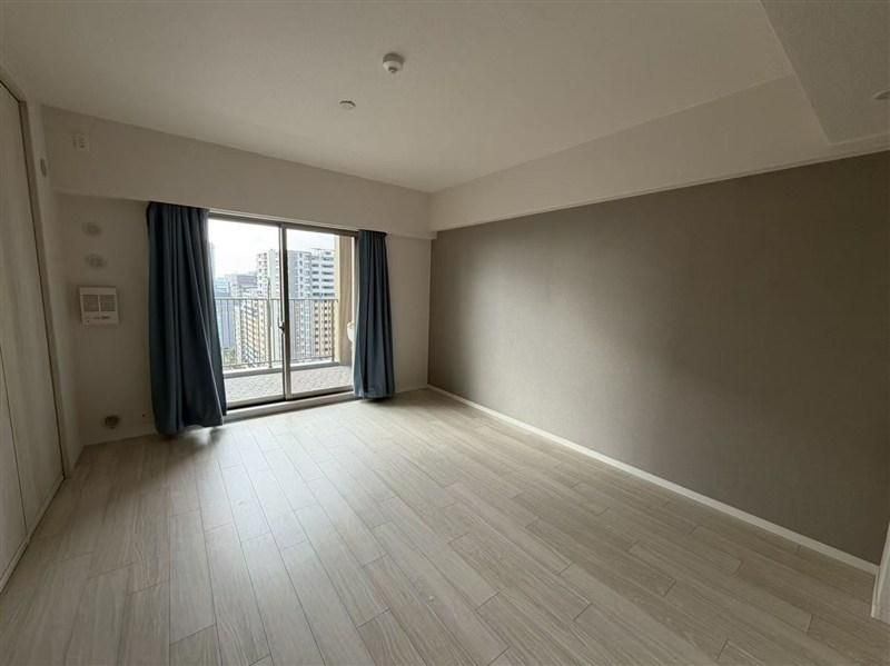 3LDK Apartment for Sale in Toyosu, Koto City, Tokyo - Thumbnail 4