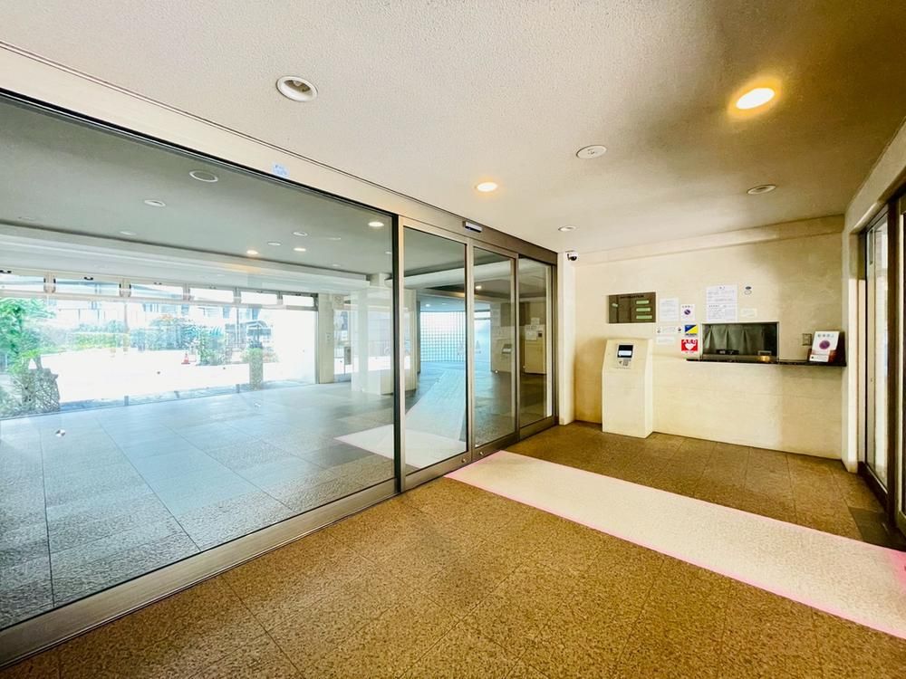 Renovated 2LDK Apartment Near Yachiyo-Midorigaoka Station - Thumbnail 2