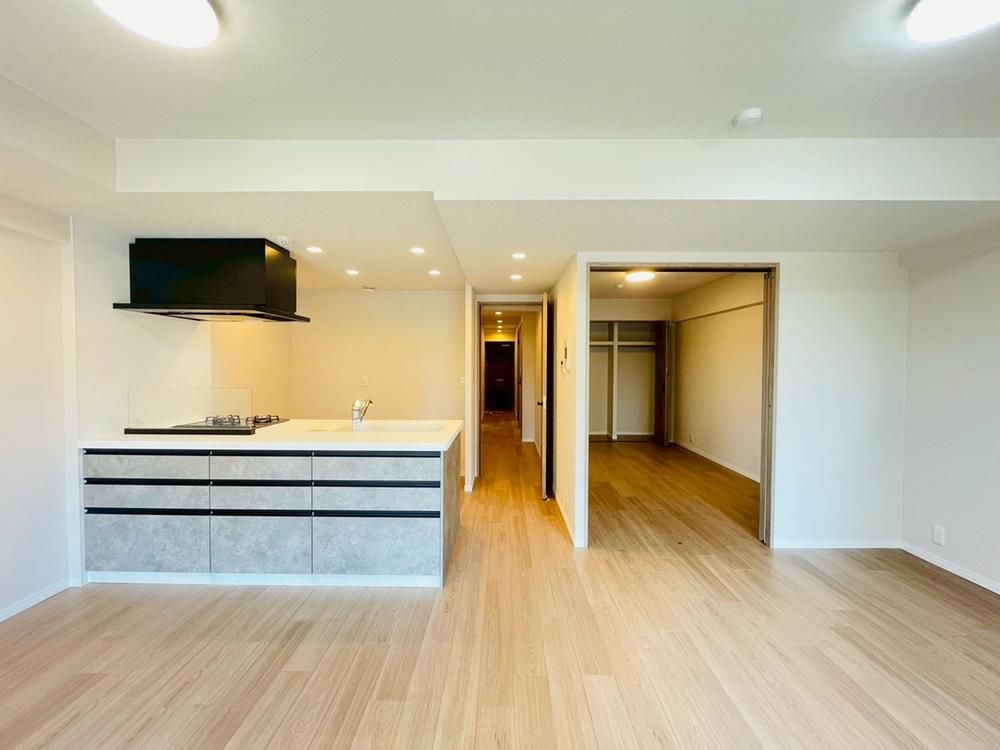 Renovated 2LDK Apartment Near Yachiyo-Midorigaoka Station - Thumbnail 4