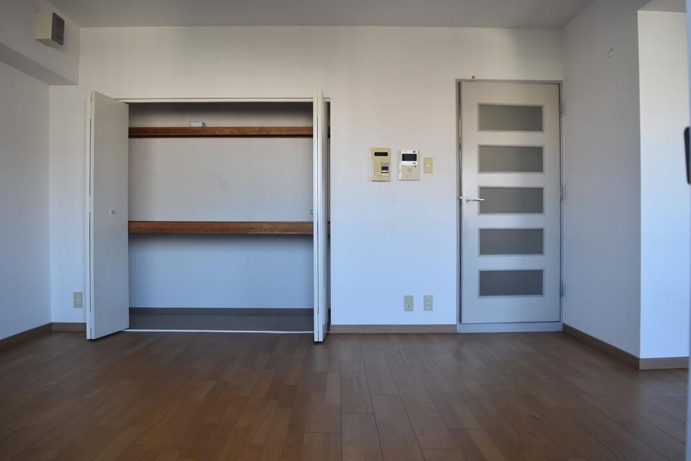 1LDK Apartment for Sale in Kita-ku, Osaka - 52.48 sqm - Thumbnail 4