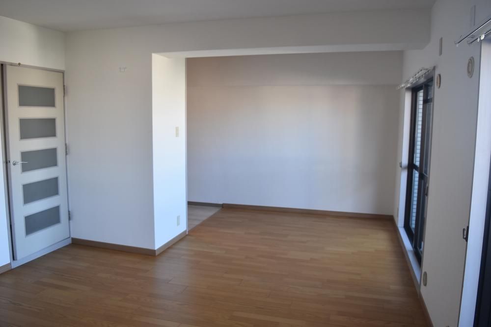 1LDK Apartment for Sale in Kita-ku, Osaka - 52.48 sqm - Thumbnail 2