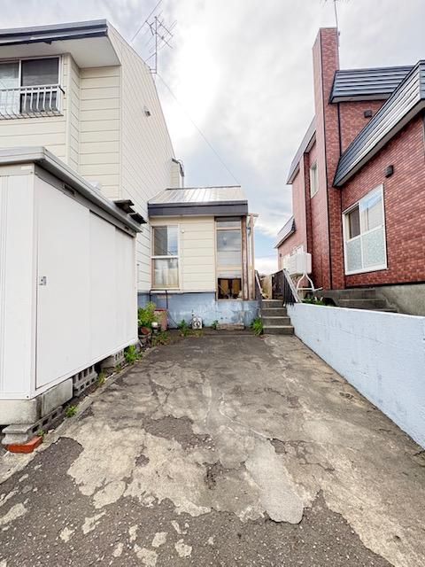 3LDK House for Sale in Minami-ku, Sapporo with Mount Moiva Views - Thumbnail 3