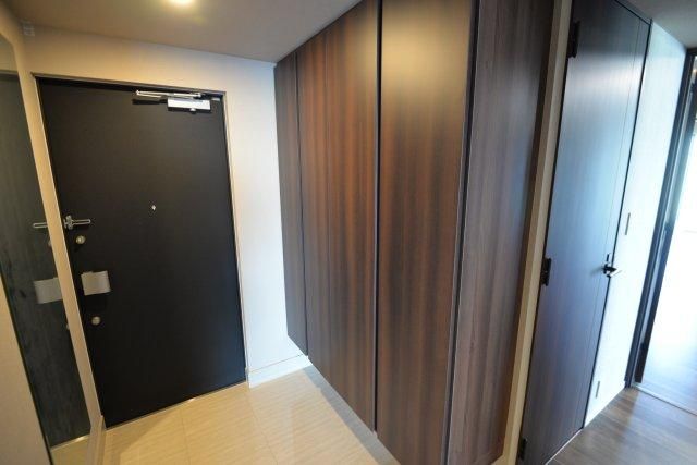 3LDK Apartment for Sale in Harumi, Chuo Ward, Tokyo - Thumbnail 2