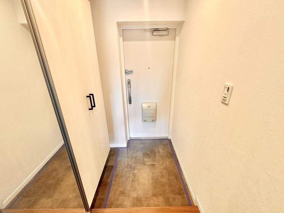 Renovated 4LDK Apartment in Yokohama's Wakabadai Danchi - Thumbnail 3