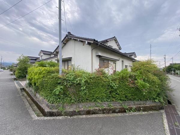 Detached House for Sale in Tsukioka, Toyama - 8 Million Yen - Thumbnail 2