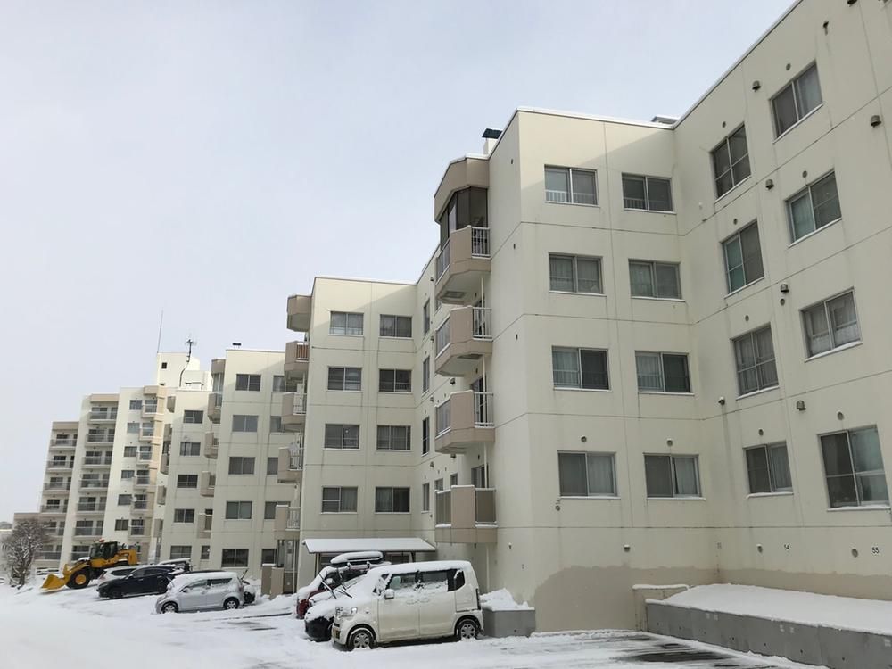3DK Apartment for Sale in Toyohira-ku, Sapporo - 66 sqm - Thumbnail 2