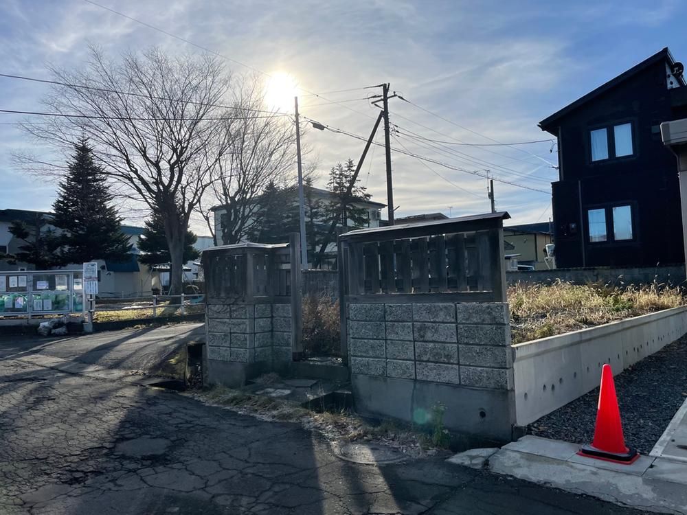 Land for Sale in Hirosaki, Aomori - 96.47 sqm Corner Lot - Thumbnail 3