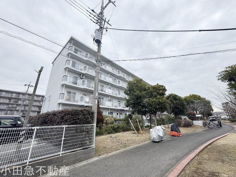3LDK Top-Floor Apartment in Atsugi, Kanagawa - 68.62m² - Thumbnail 3
