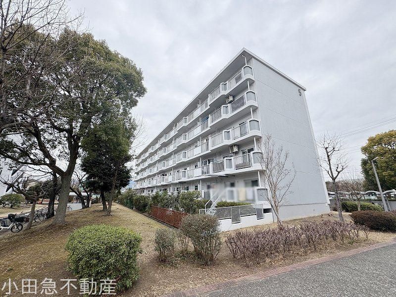 3LDK Top-Floor Apartment in Atsugi, Kanagawa - 68.62m² - Thumbnail 2