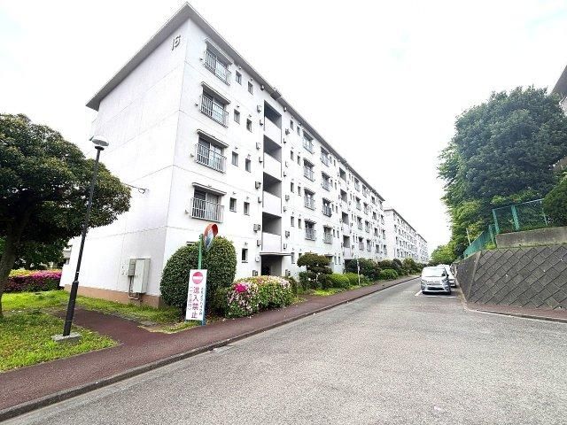 3DK Apartment for Sale in Totsuka-ku, Yokohama - 66.59m2 - Thumbnail 2
