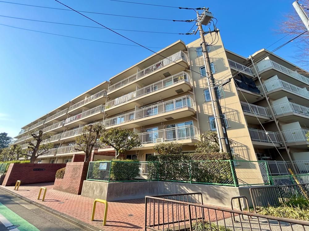 Renovated 3LDK Apartment in Totsuka, Yokohama for 14.8 Million Yen - Thumbnail 2