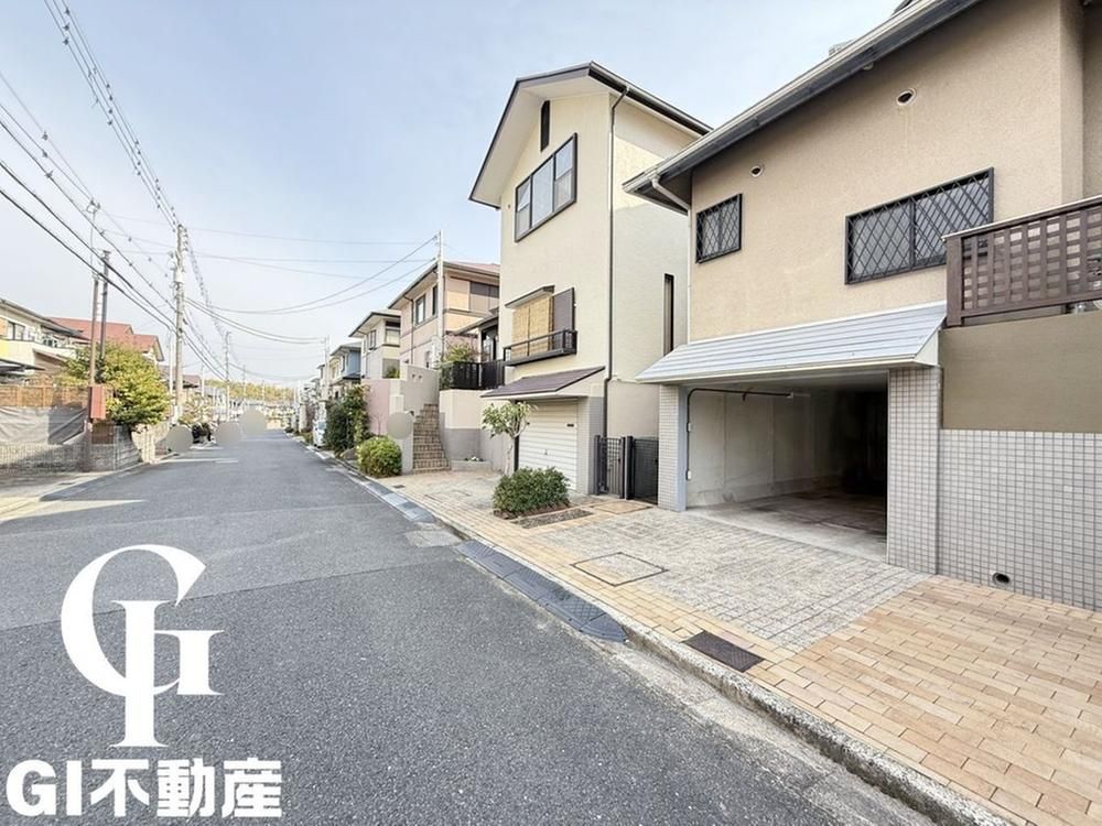 Renovated 4LDK House for Sale in Kyotanabe, Kyoto - Thumbnail 2