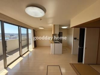 Seismic-Isolated 3LDK Apartment in Miyazaki City, 74.1m² - Thumbnail 3