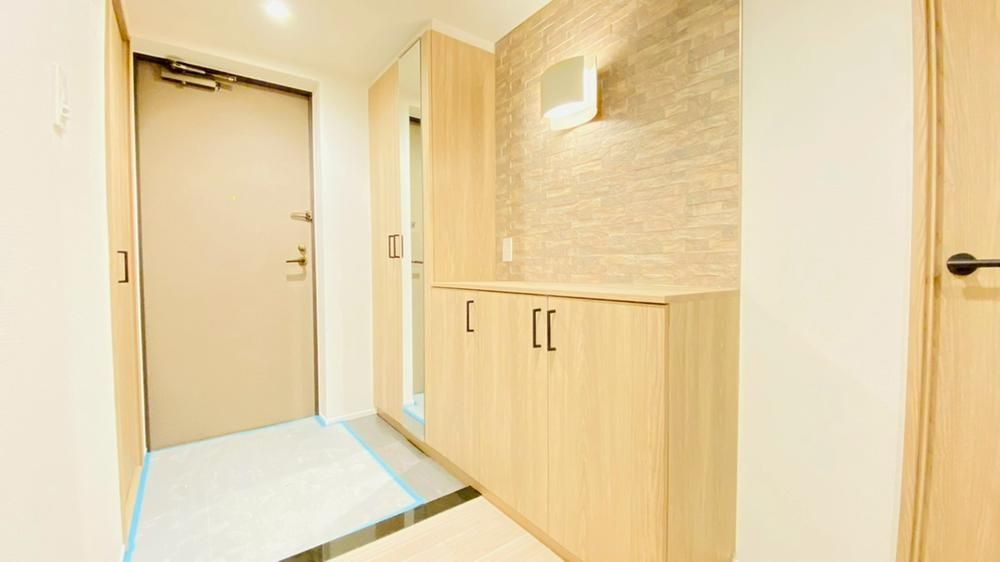 Renovated 4LDK Apartment Near Kita-12-Jo Station, Sapporo - Thumbnail 4
