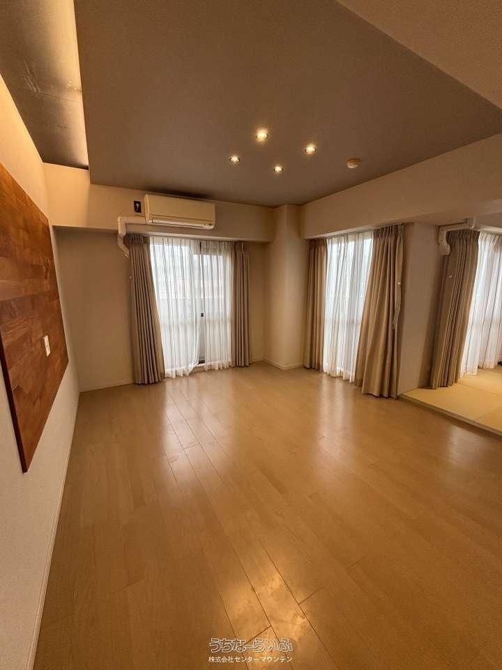 2LDK Apartment for Sale in Naha, Okinawa - 89.32m² - Thumbnail 3