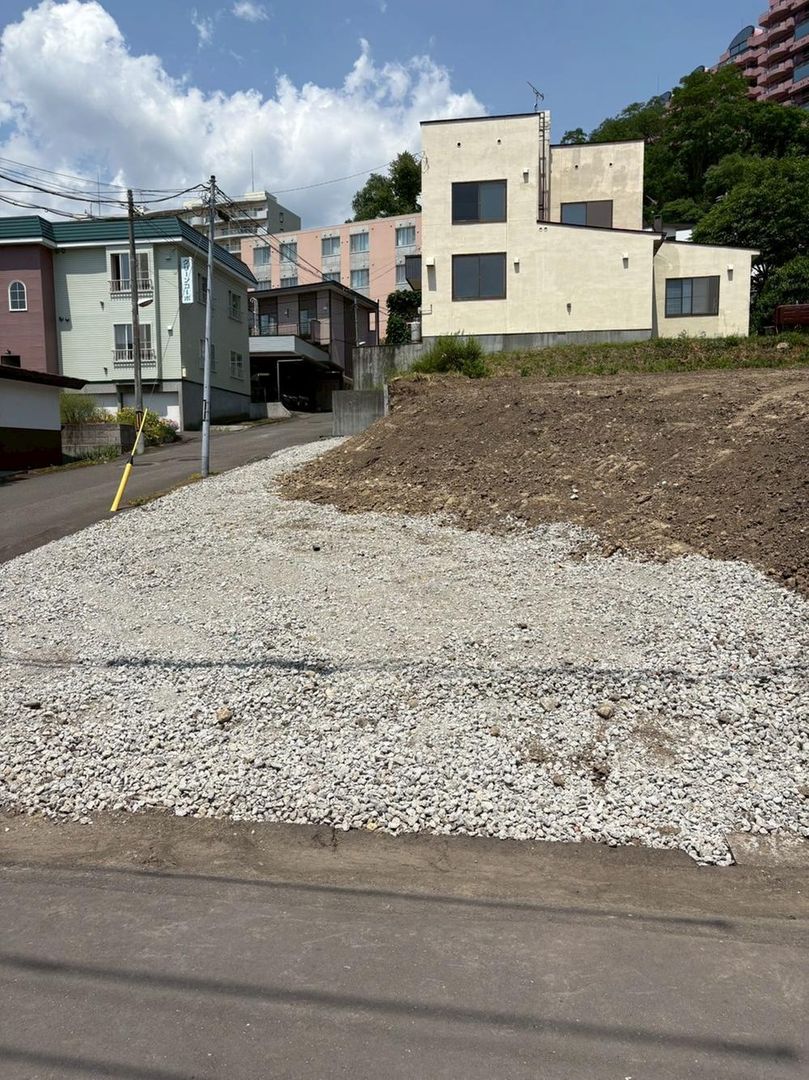 332 sqm Freehold Land for Sale in Minami-ku, Sapporo - Thumbnail 4