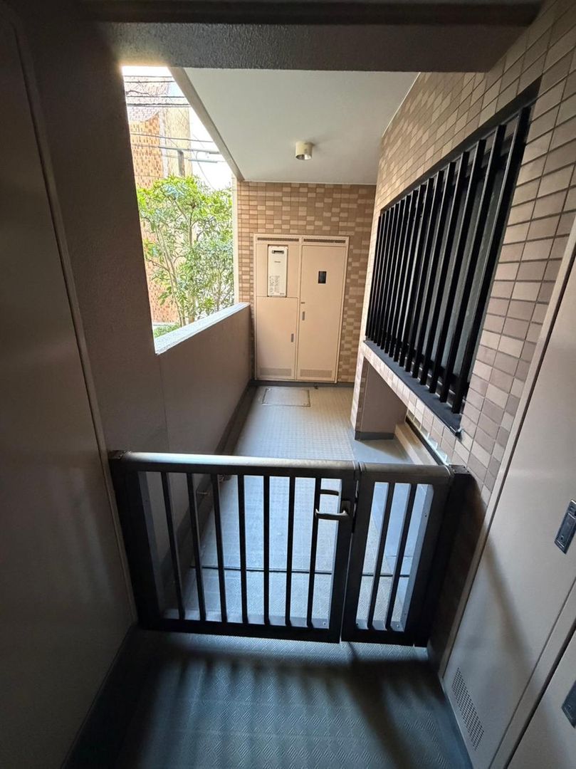 Renovated 3LDK Apartment in Sendai Aoba, Miyagi - 35.8M Yen - Thumbnail 4
