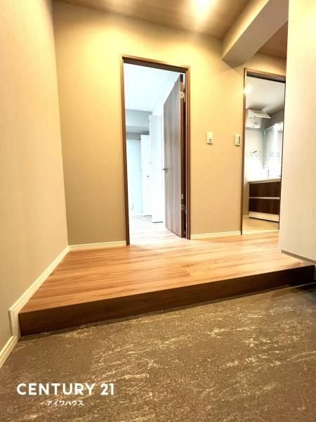Castle Kaji-ga-ya: 65.85m² Renovated Apartment in Kawasaki - Thumbnail 2