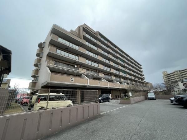 Renovated 3LDK Apartment in Saijo City, Ehime - Thumbnail 4