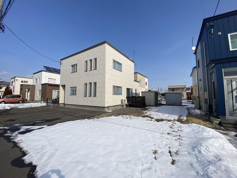 4LDK Detached House for Sale in Tomakomai, Hokkaido - Thumbnail 2