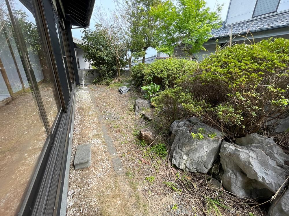 Single-Story 4DK House for Sale in Kōnan, Miyazaki City - Thumbnail 4