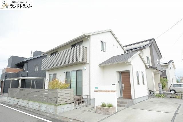 4LDK Detached House for Sale in Miho Matsubara-cho, Shizuoka - Thumbnail 2