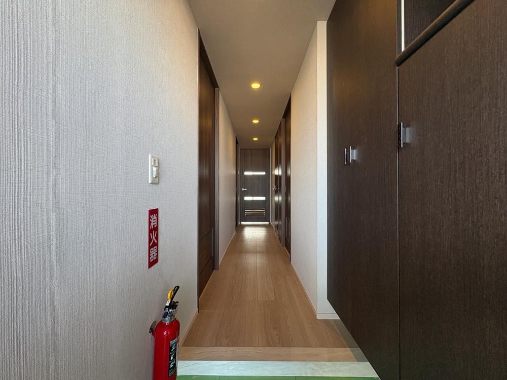2LDK Apartment for Sale in Urasoe, Okinawa - 66.04m² - Thumbnail 3