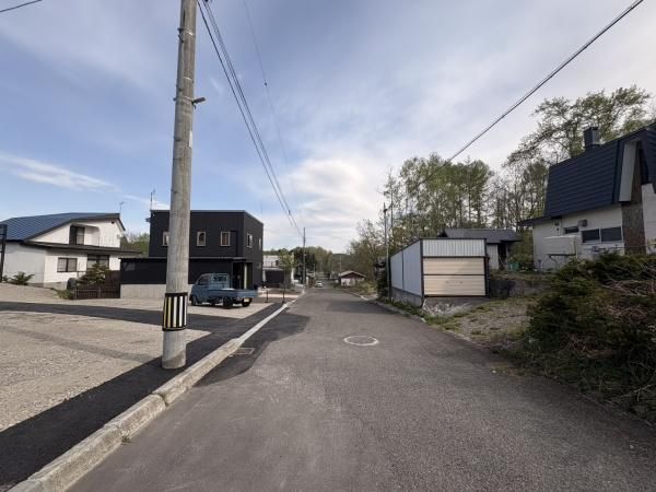 2LDK Detached House for Sale in Asahikawa, Hokkaido - Thumbnail 2